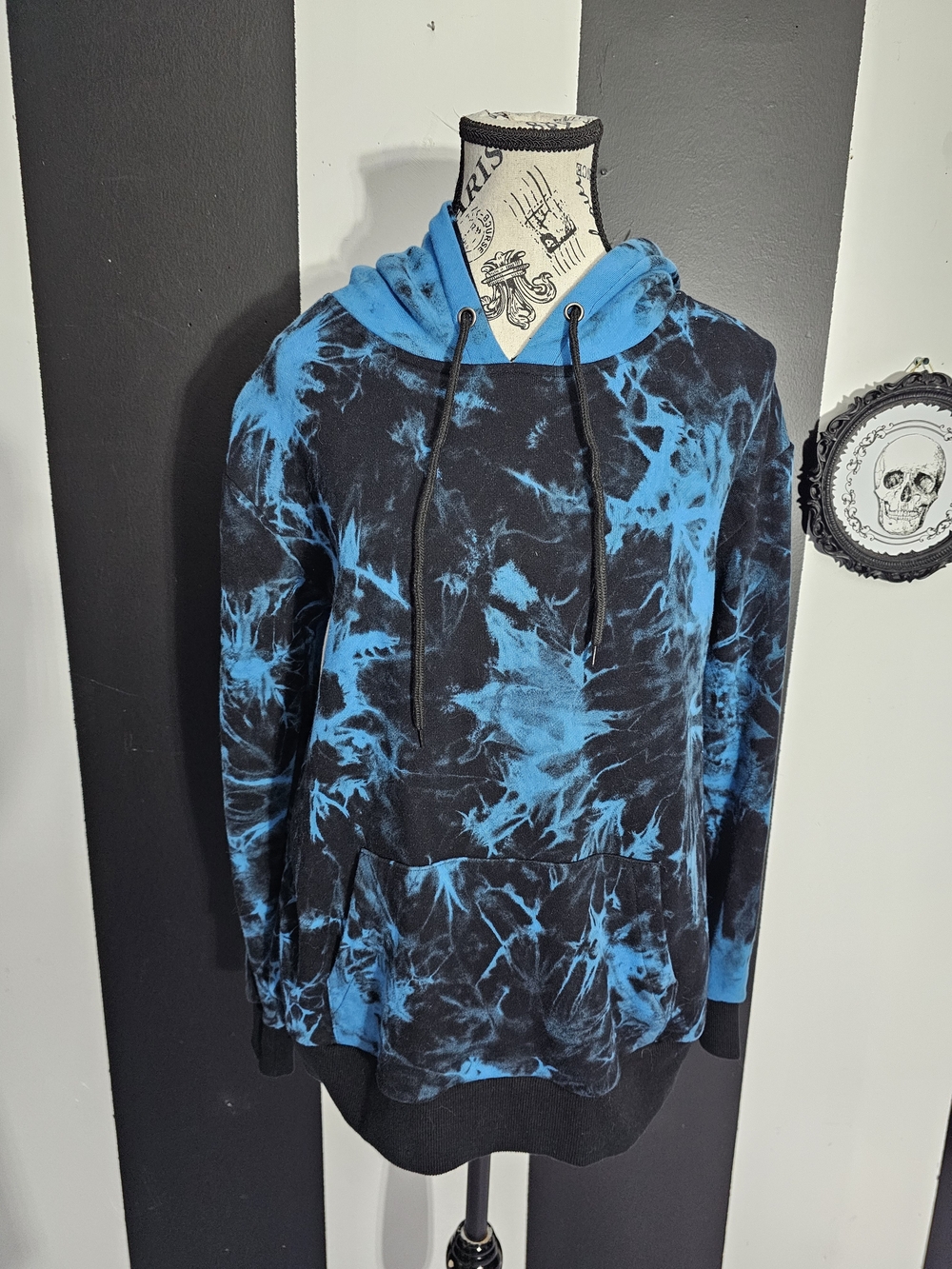 Oversized Dolls Kill Black & Blue Tie-Dye Pullover Hoodie